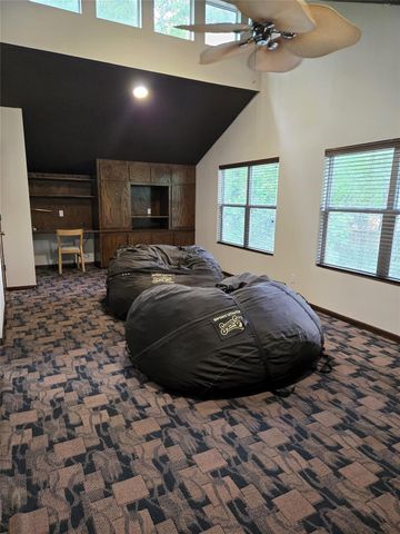 3231 Hemingway Drive, Montgomery, TX 77356