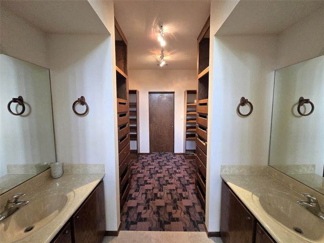3231 Hemingway Drive, Montgomery, TX 77356