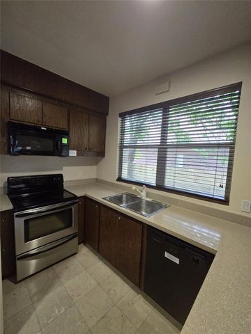 3231 Hemingway Drive, Montgomery, TX 77356