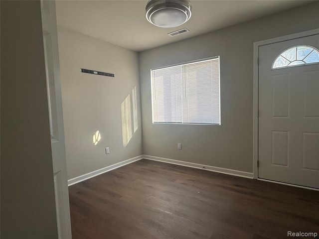 15223 Maplewood Avenue, Eastpointe, MI 48021