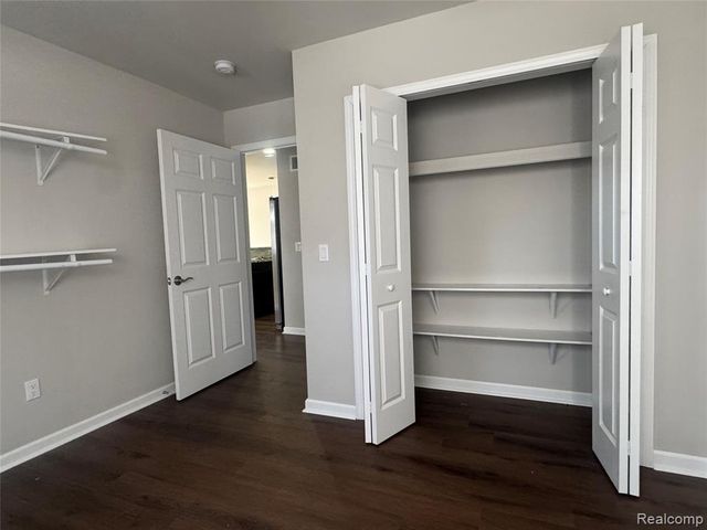 15223 Maplewood Avenue, Eastpointe, MI 48021