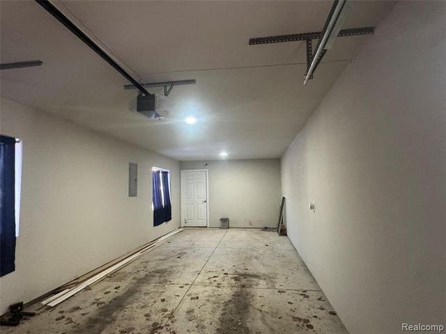 15223 Maplewood Avenue, Eastpointe, MI 48021