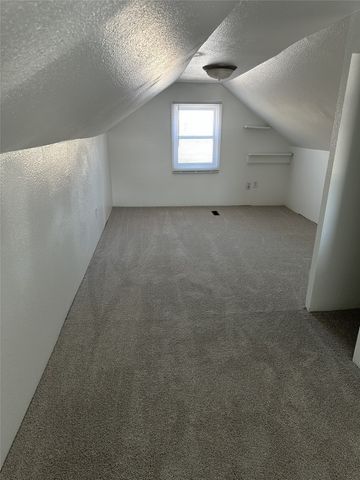 2364 Saylor Road, Des Moines, IA 50313