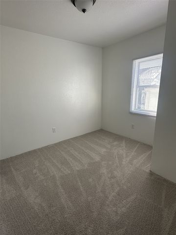 2364 Saylor Road, Des Moines, IA 50313