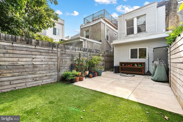 2054 CORAL ST, Philadelphia, PA 19125