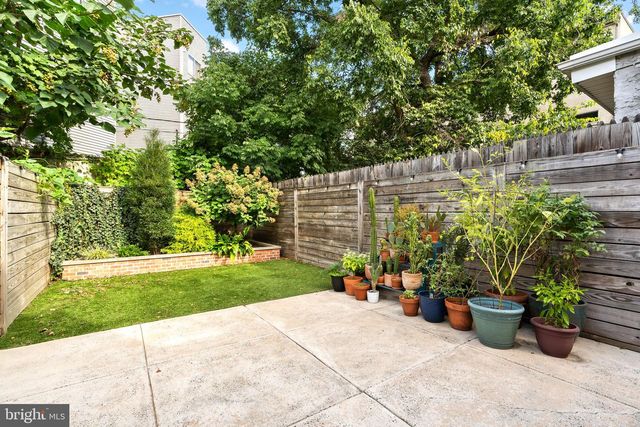 2054 CORAL ST, Philadelphia, PA 19125