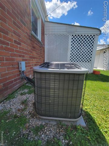 22246 Champaign Street, Taylor, MI 48180