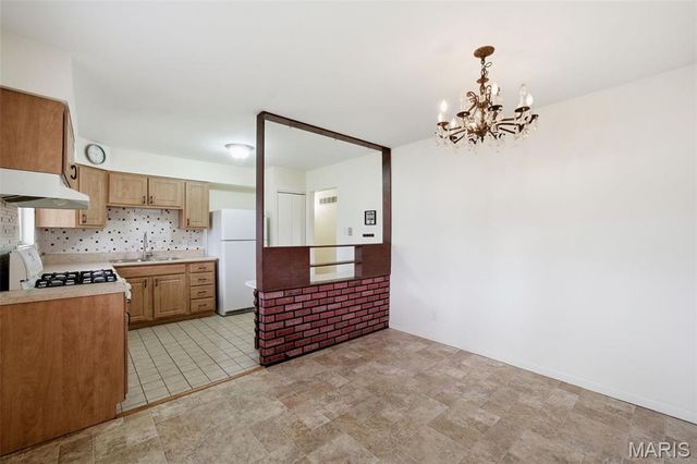 2701 Woodbury Drive, Mehlville, MO 63125