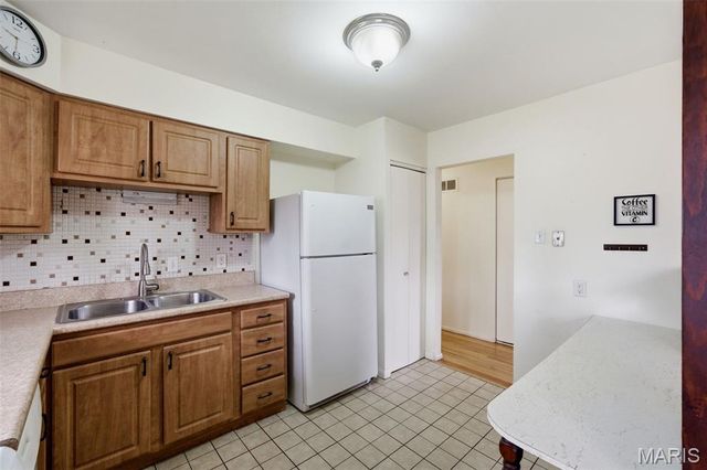 2701 Woodbury Drive, Mehlville, MO 63125