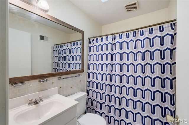 2701 Woodbury Drive, Mehlville, MO 63125
