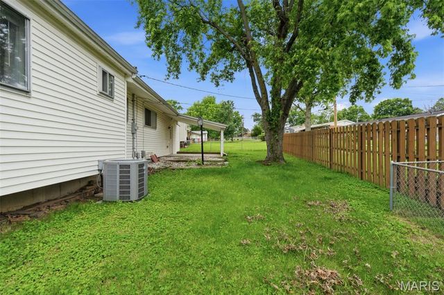2701 Woodbury Drive, Mehlville, MO 63125