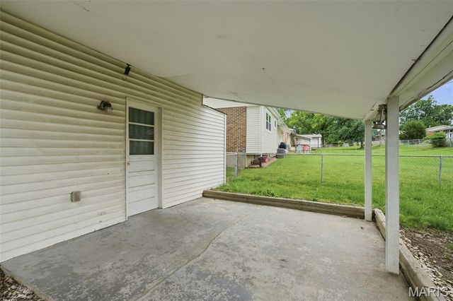 2701 Woodbury Drive, Mehlville, MO 63125
