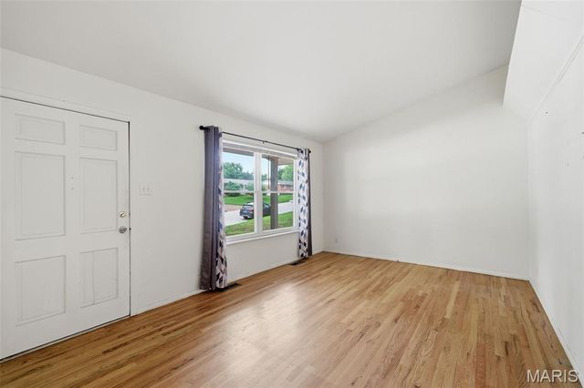 2701 Woodbury Drive, Mehlville, MO 63125