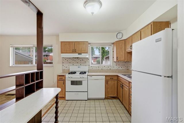 2701 Woodbury Drive, Mehlville, MO 63125