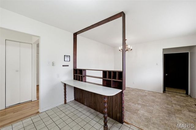 2701 Woodbury Drive, Mehlville, MO 63125