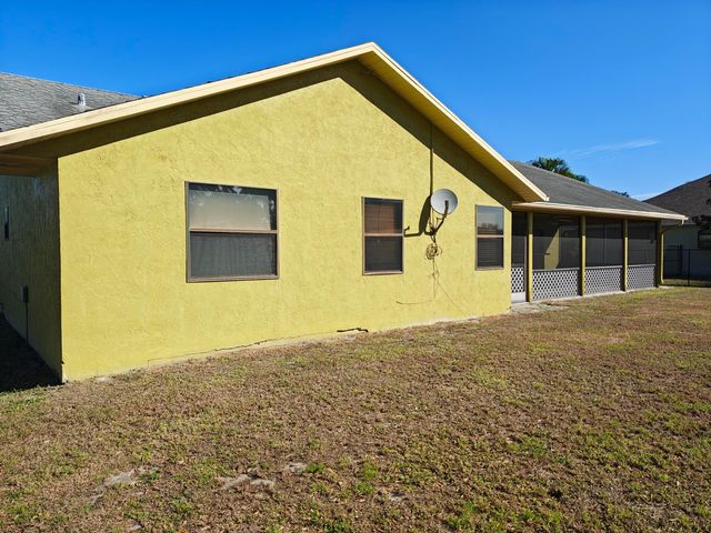 222 SW Fairchild Avenue, Port St. Lucie, Port St Lucie, FL 34984