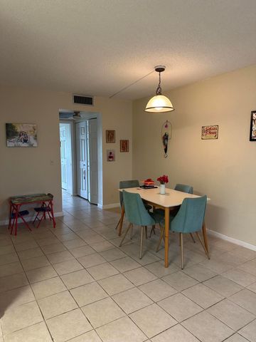 1090 Cornwall E, Boca Raton, FL 33434