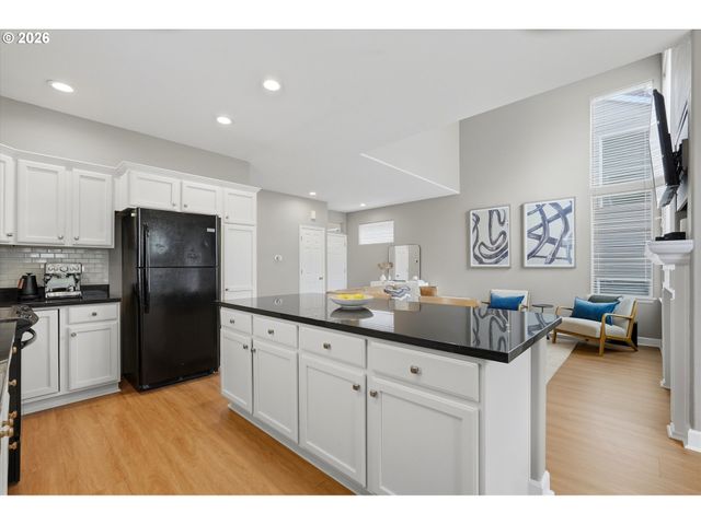13620 Sw BLUE SPRUCE Ct, Portland, OR 97224