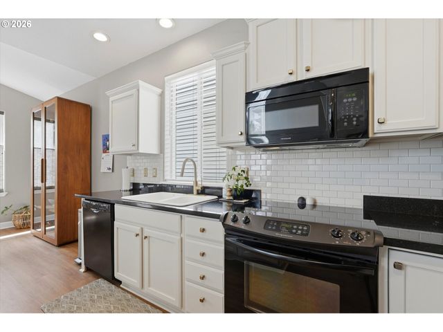 13620 Sw BLUE SPRUCE Ct, Portland, OR 97224