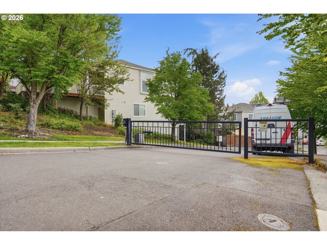 13620 Sw BLUE SPRUCE Ct, Portland, OR 97224