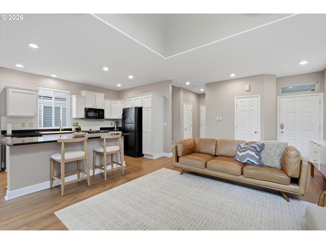 13620 Sw BLUE SPRUCE Ct, Portland, OR 97224
