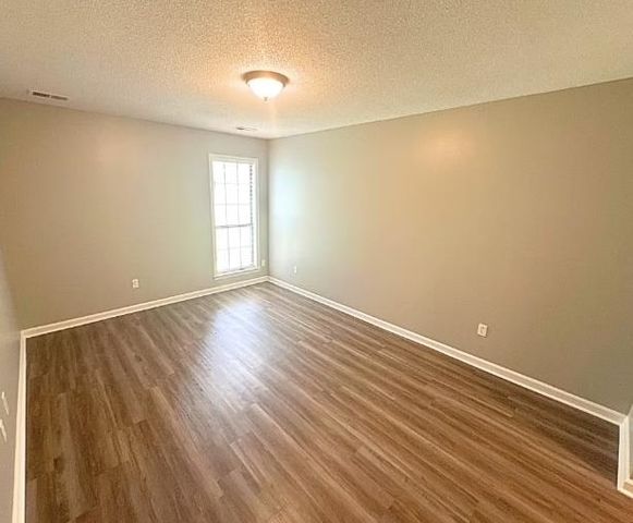 2293 HOMETOWN DR, Memphis, TN 38133