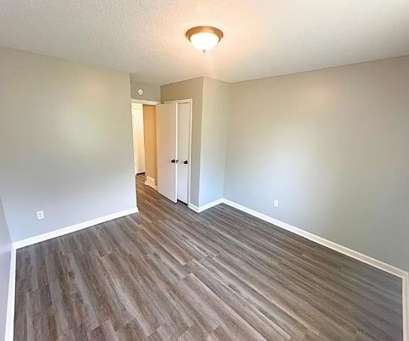 2293 HOMETOWN DR, Memphis, TN 38133