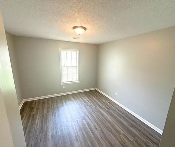 2293 HOMETOWN DR, Memphis, TN 38133