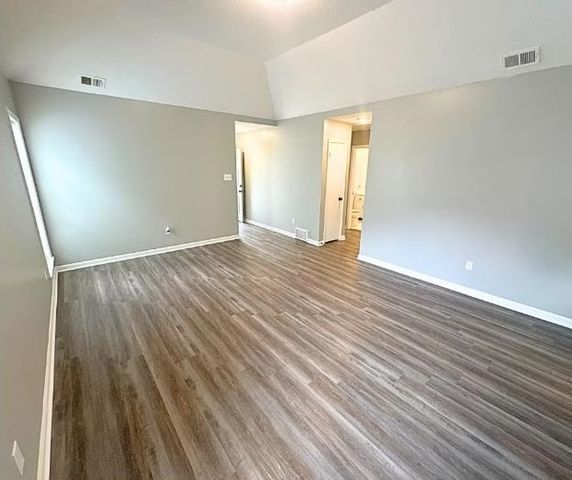 2293 HOMETOWN DR, Memphis, TN 38133