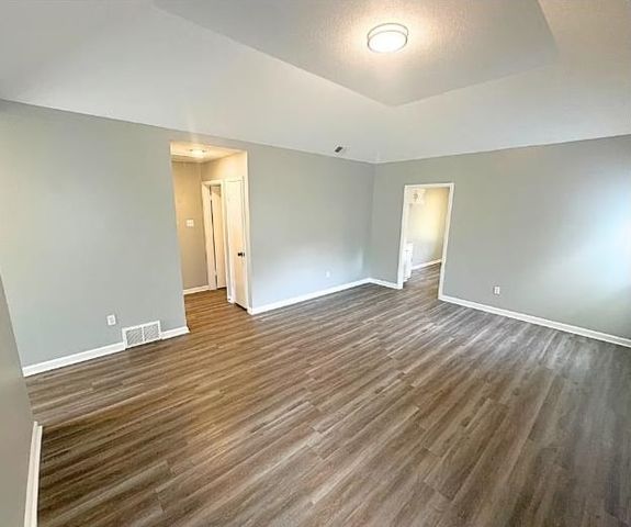 2293 HOMETOWN DR, Memphis, TN 38133
