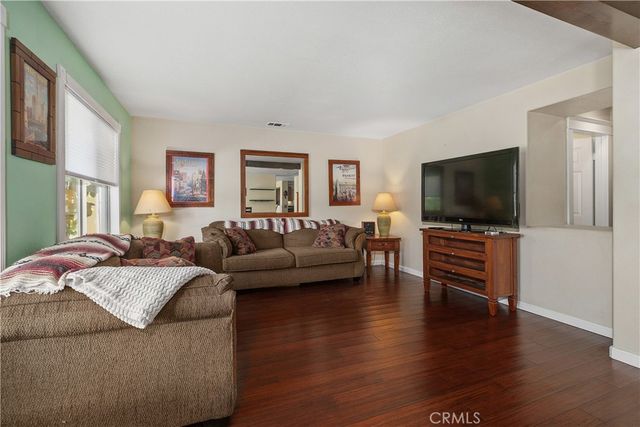 395 Selkirk, Corona, CA 92881