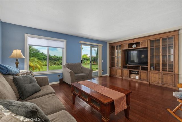 395 Selkirk, Corona, CA 92881