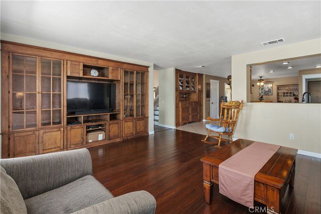 395 Selkirk, Corona, CA 92881