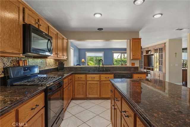 395 Selkirk, Corona, CA 92881