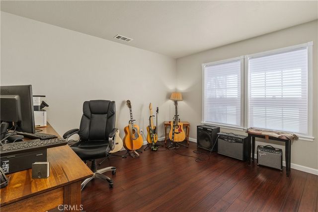 395 Selkirk, Corona, CA 92881
