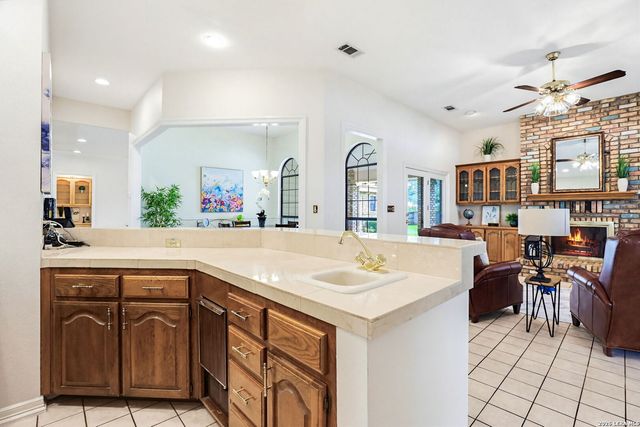 19221 Heather Forest, San Antonio, TX 78258