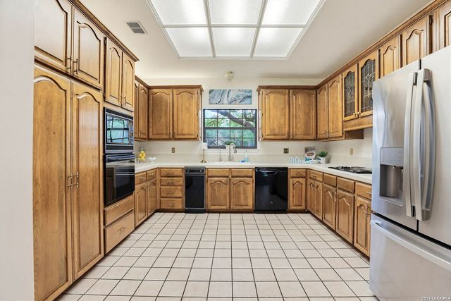 19221 Heather Forest, San Antonio, TX 78258