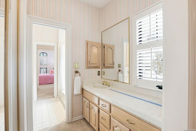 19221 Heather Forest, San Antonio, TX 78258