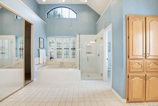19221 Heather Forest, San Antonio, TX 78258
