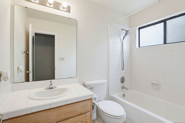 19221 Heather Forest, San Antonio, TX 78258