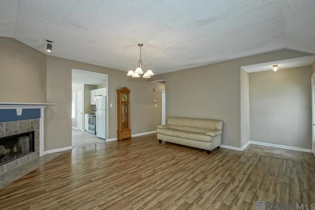 25790 Oak Alley Dr, Holden, LA 70744