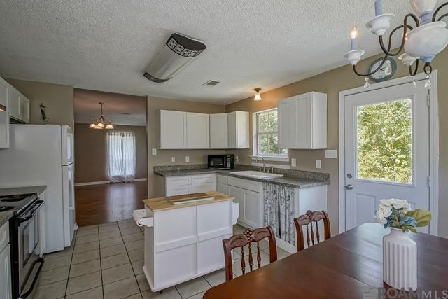 25790 Oak Alley Dr, Holden, LA 70744