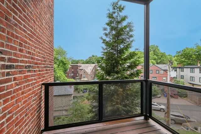 1471 Beacon St 2, Brookline, MA 02446