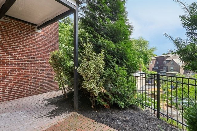 1471 Beacon St 2, Brookline, MA 02446