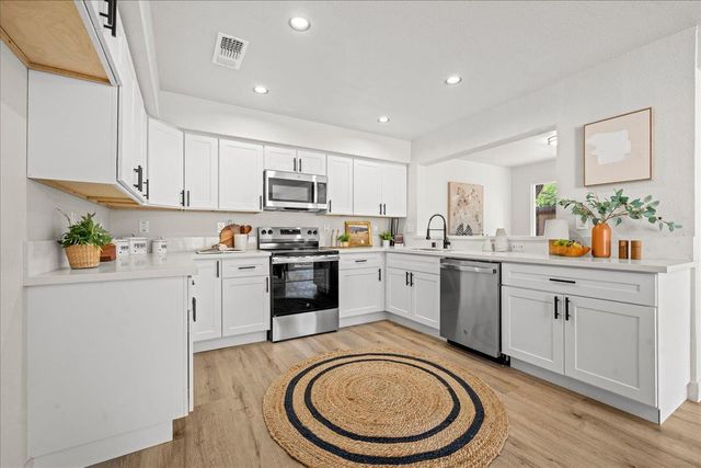 1548 Buckridge Way, Sacramento, CA 95833