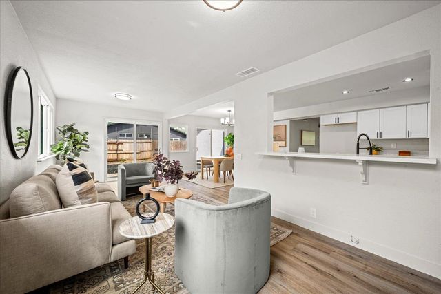 1548 Buckridge Way, Sacramento, CA 95833