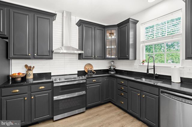 1601 SAILAWAY CIR, Essex, MD 21221