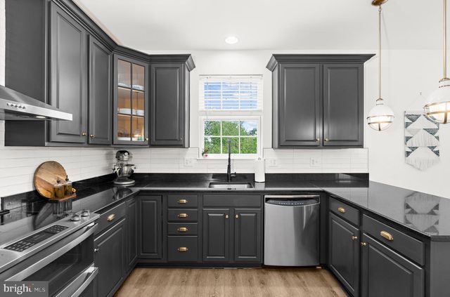 1601 SAILAWAY CIR, Essex, MD 21221