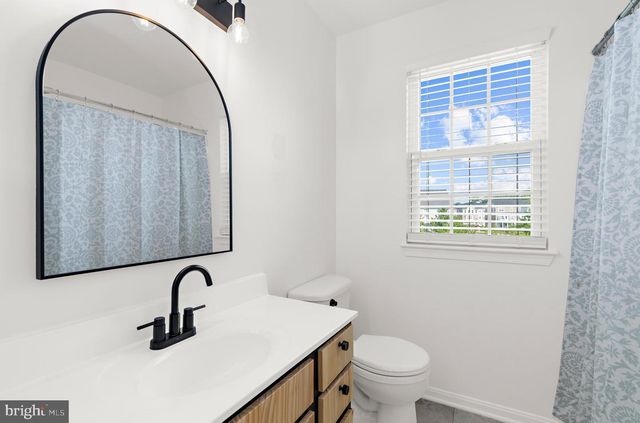 1601 SAILAWAY CIR, Essex, MD 21221