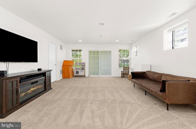 1601 SAILAWAY CIR, Essex, MD 21221